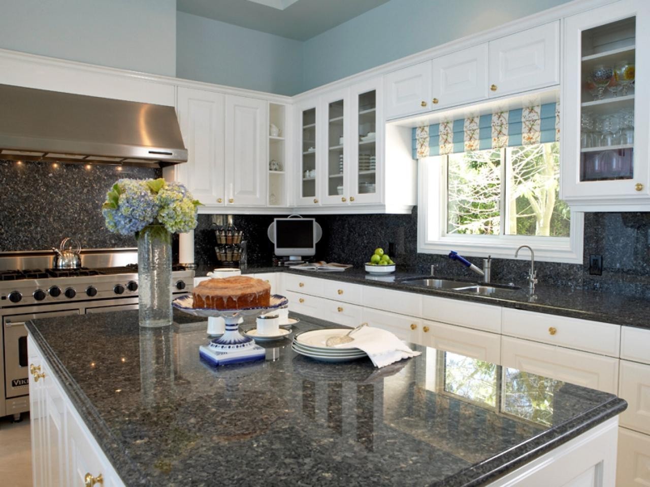 How You Can Easily Install Granite Countertops In Your Kitchen
