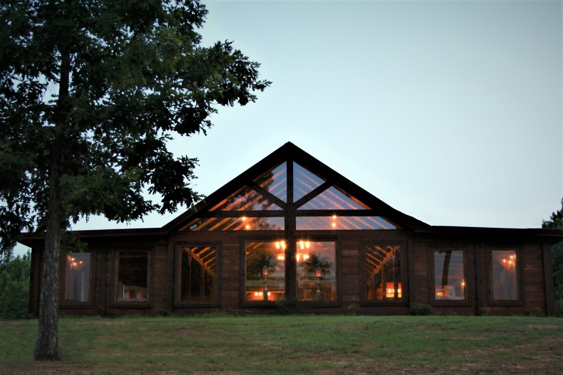 Hidden Timbers Lakeside Venue website photo