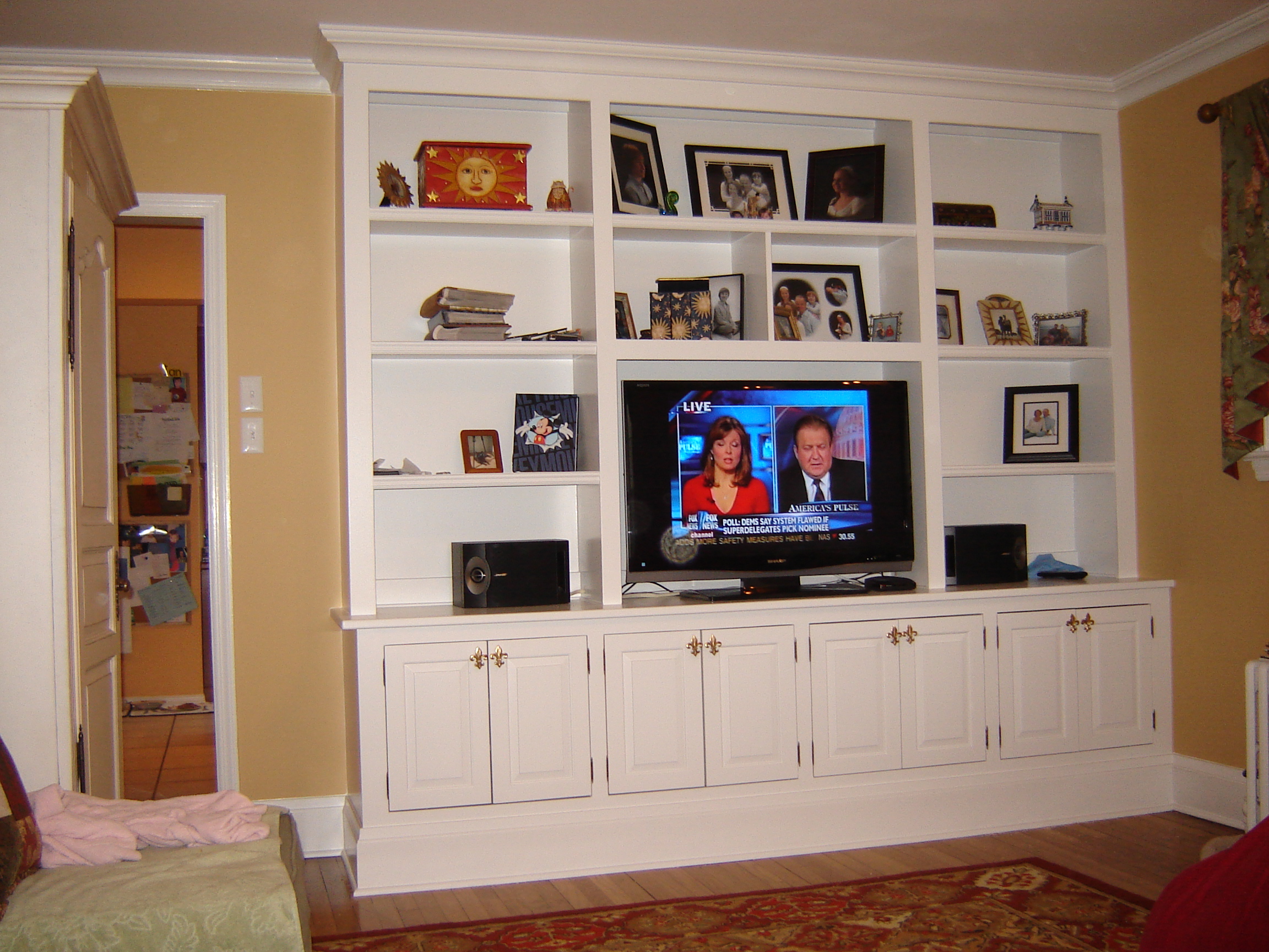 CUSTOM ENTERTAINMENT CENTER   111 520 