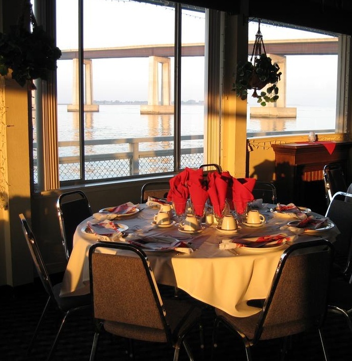 california yacht club dining