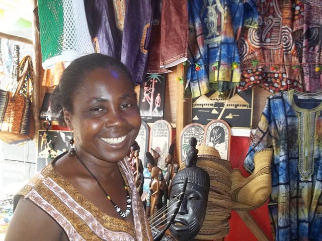 WOMEN'S ART & CRAFT