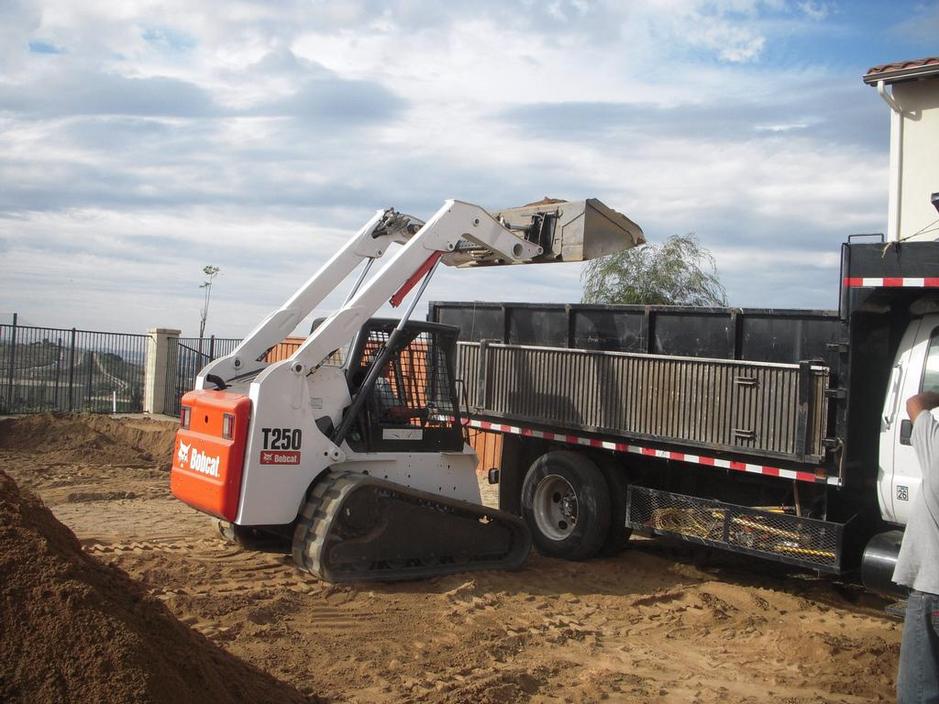 sacramento dirt, dirt removal, comcrete removal, tile removal, dirt pick up, heavy hauling, concrete slab
