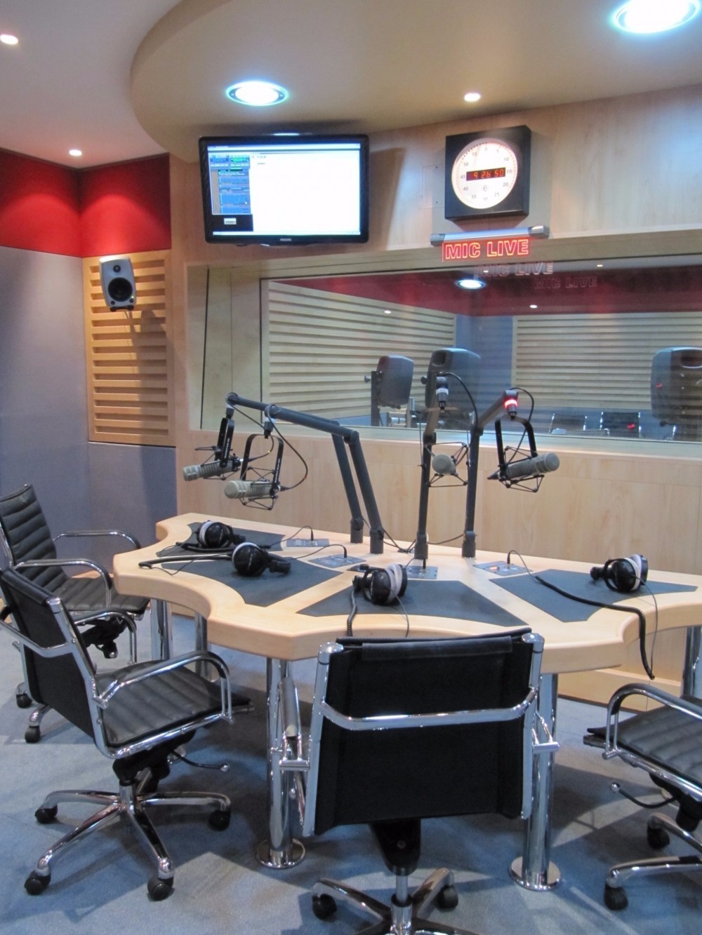 radio-studio-2-w1000-o